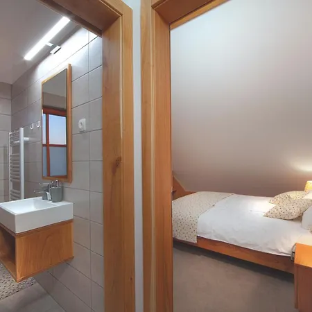 Wine & Tourism Bracko לינה וארוחת בוקר 3*